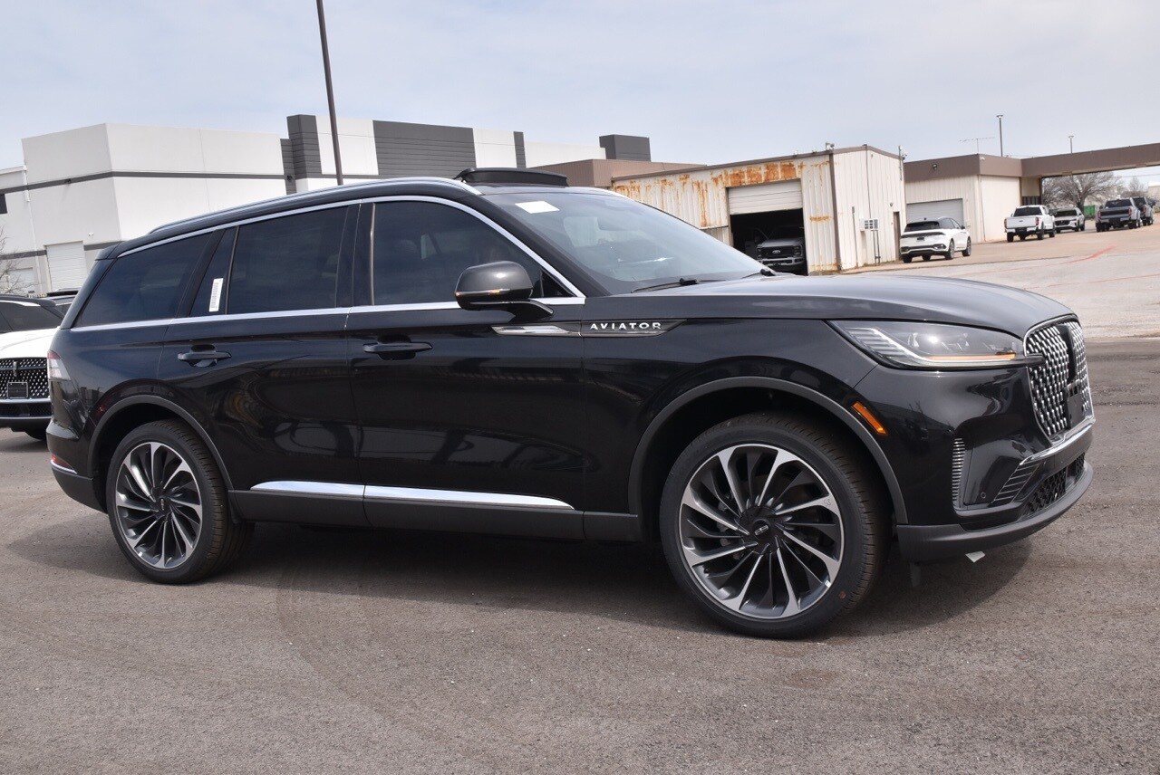 2025 Lincoln Aviator Reserve photo 4