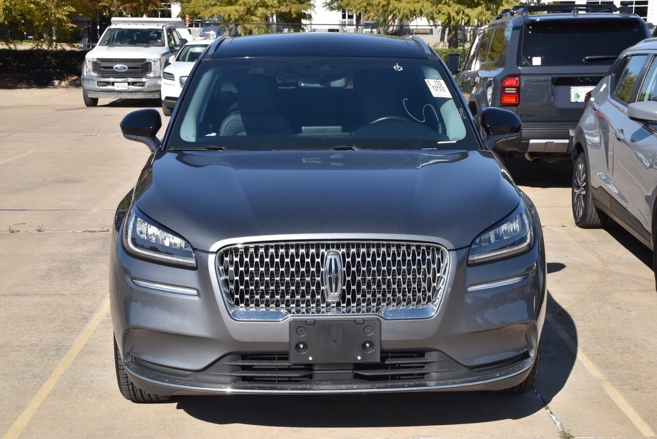 2022 Lincoln Corsair Standard photo 2