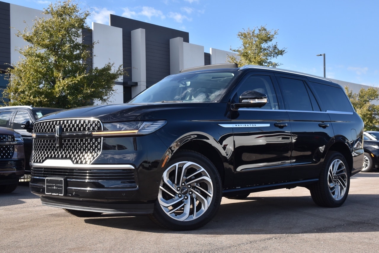 2025 Lincoln Navigator Reserve's photo