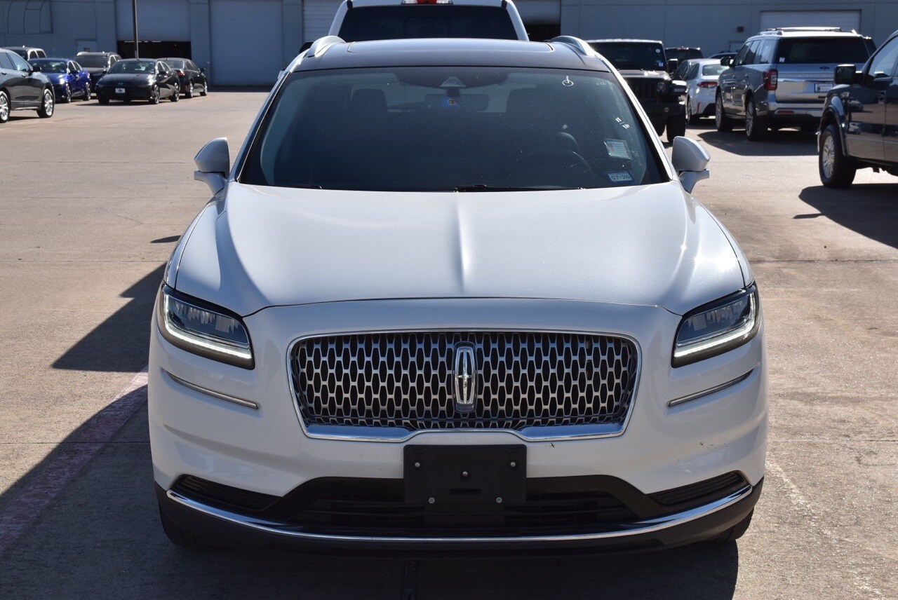 2022 Lincoln Nautilus Reserve photo 3