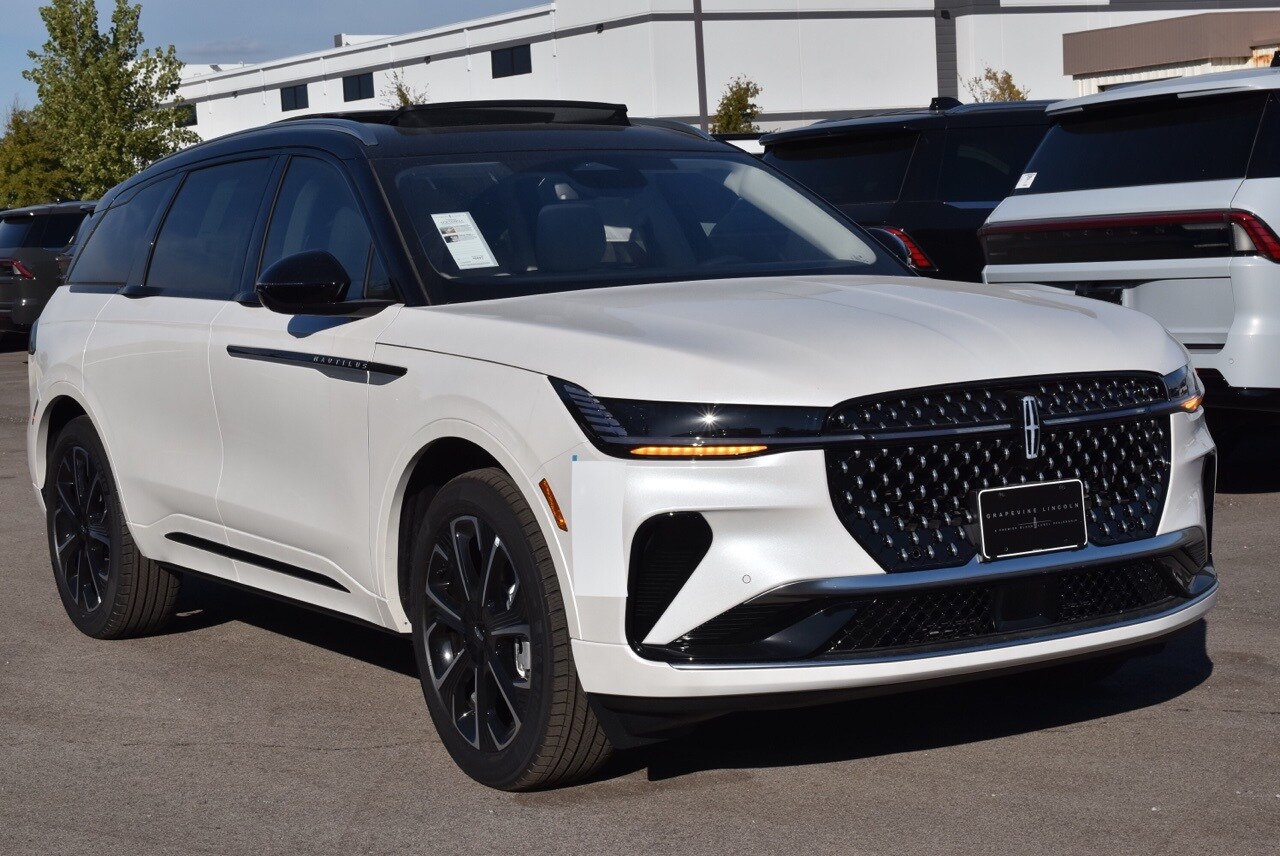 2026 Lincoln Nautilus Reserve photo 3