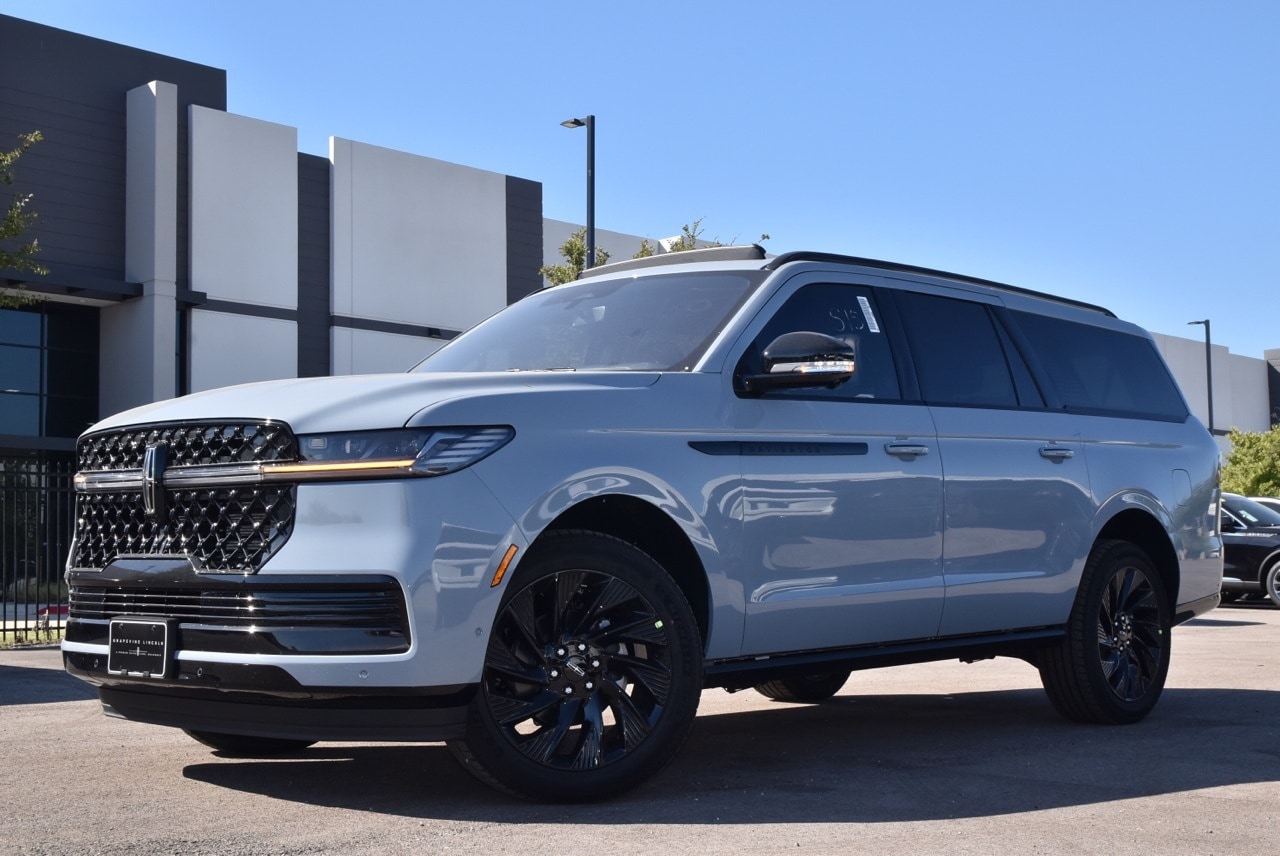 2025 Lincoln Navigator Reserve L's photo