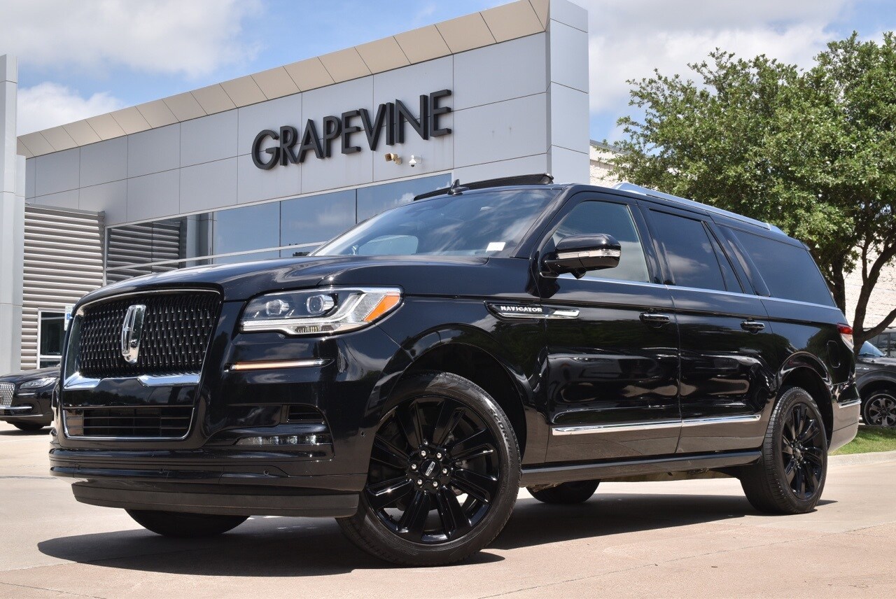Used 2023 Lincoln Navigator Reserve L with VIN 5LMJJ3LG4PEL09035 for sale in Grapevine, TX
