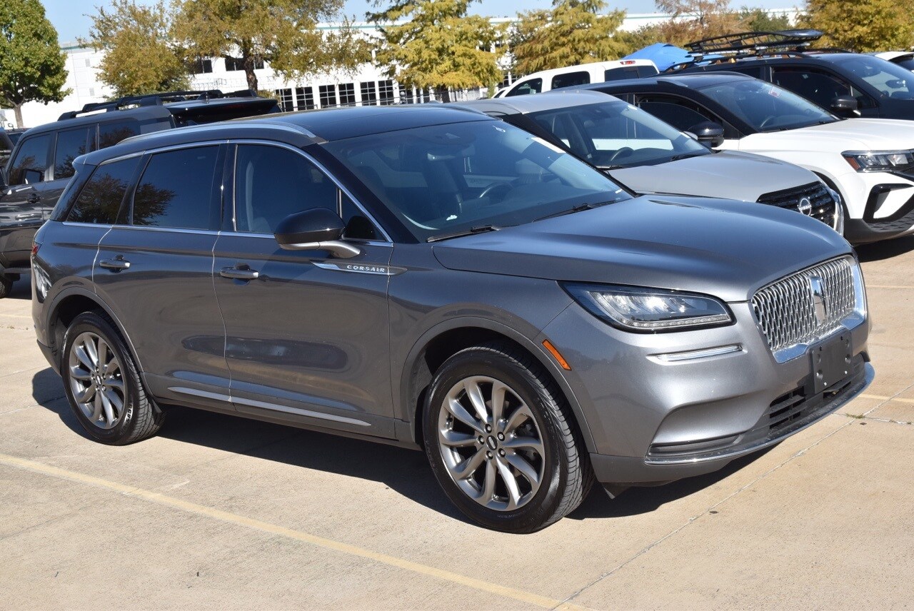 2022 Lincoln Corsair Standard photo 3