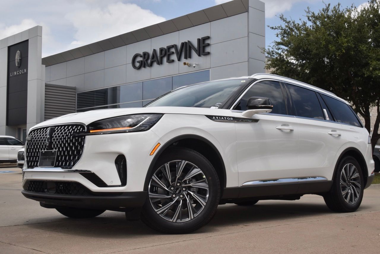 Pristine White Tri-Coat 2026 Lincoln Aviator SUV / Crossover Rear-Wheel Drive Automatic