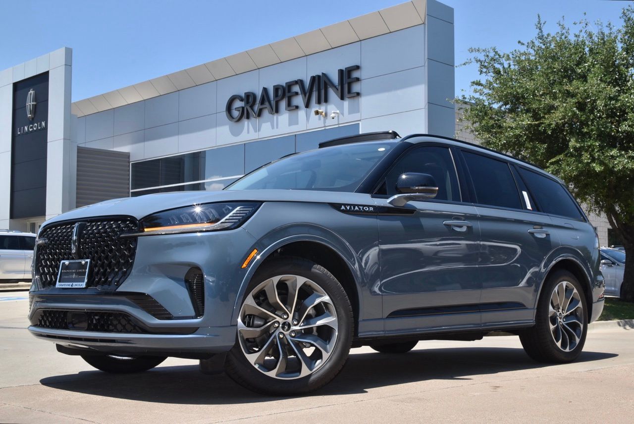 2026 Lincoln Aviator Premiere AWD's photo