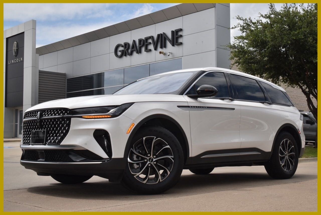 White Platinum Tri-Coat 2026 Lincoln Nautilus SUV / Crossover All-Wheel Drive 8-Speed Automatic Overdrive