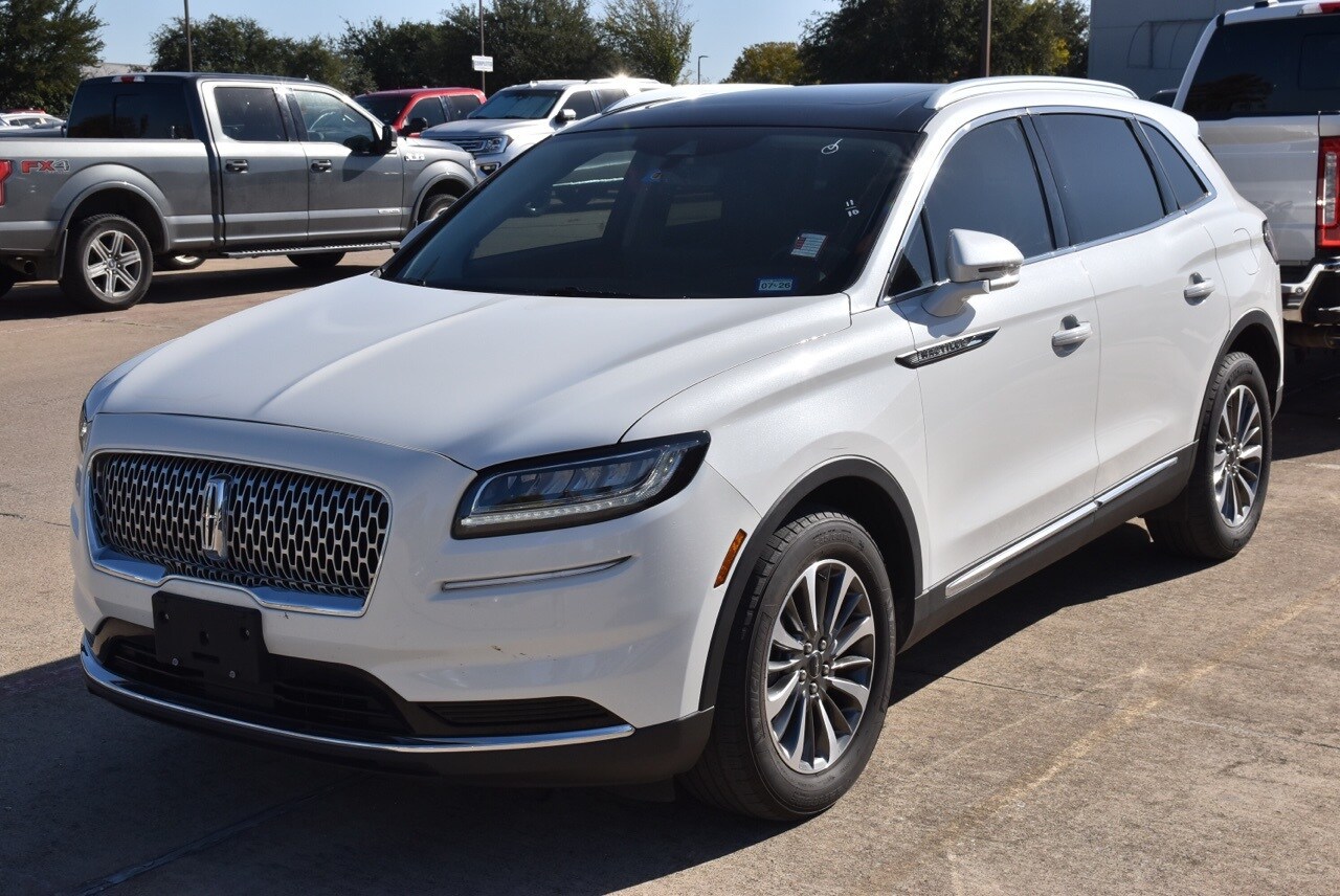 2022 Lincoln Nautilus Reserve photo 2