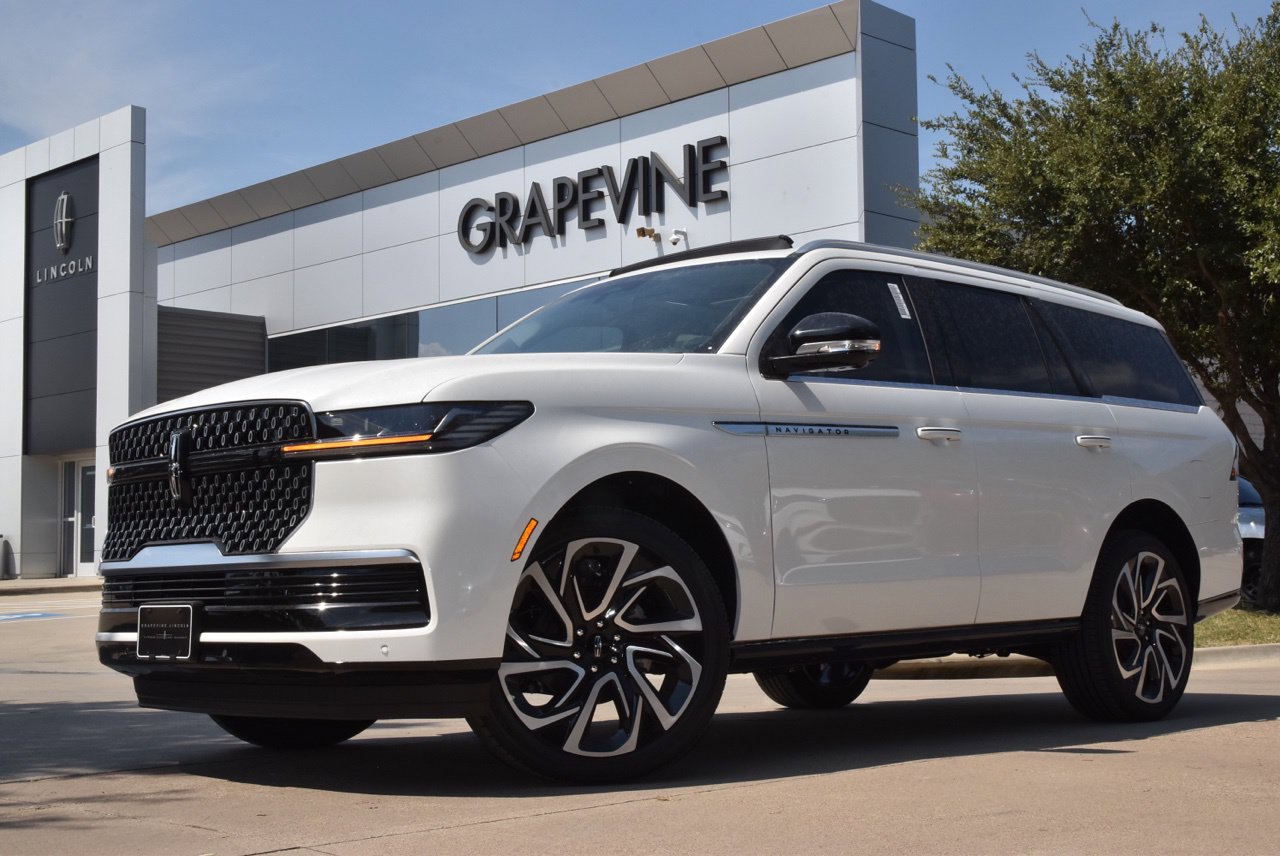 2027 Lincoln Navigator