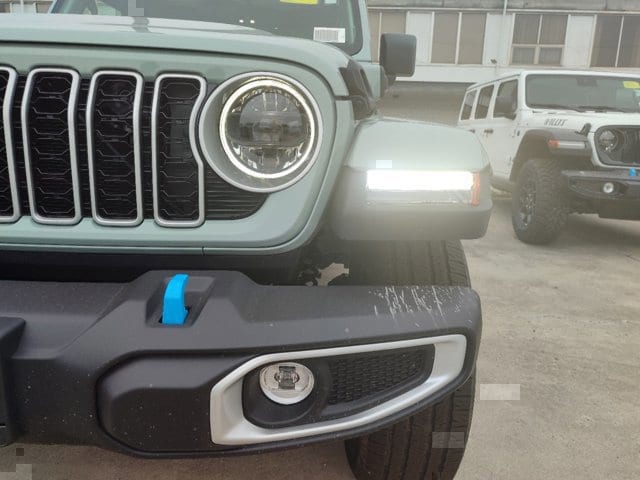 2024 Jeep Wrangler 4xe Sahara 9