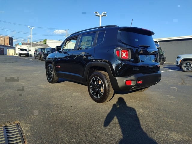 2023 Jeep Renegade Trailhawk 3