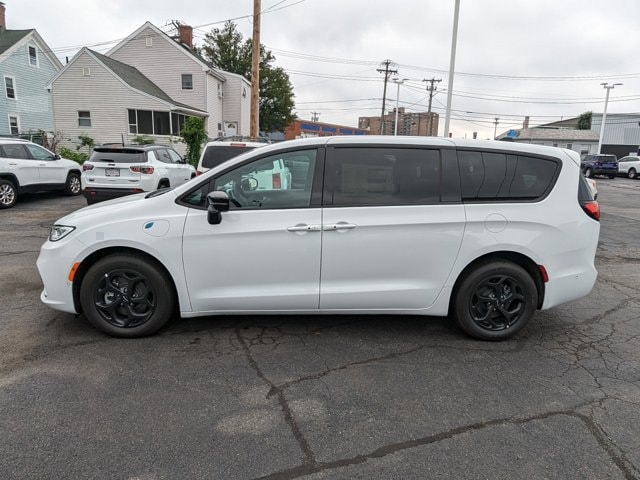 2024 Chrysler Pacifica Hybrid S Appearance Pkg 6