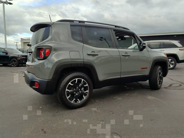 2023 Jeep Renegade Trailhawk 13