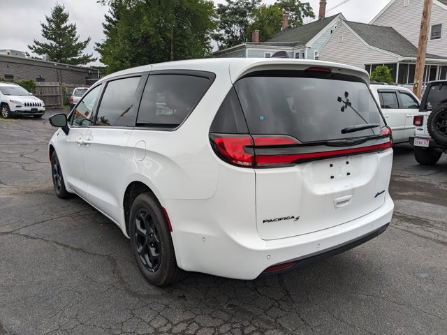 2024 Chrysler Pacifica Hybrid S Appearance Pkg 5