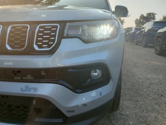 2024 Jeep Compass Limited 8