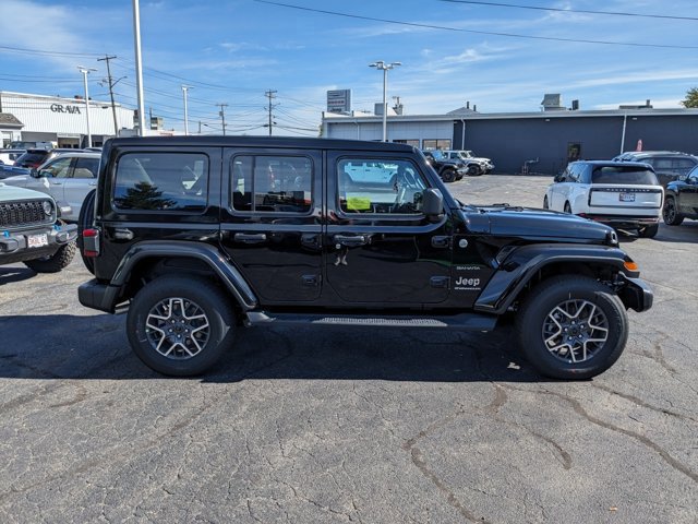 2024 Jeep Wrangler Sahara 2