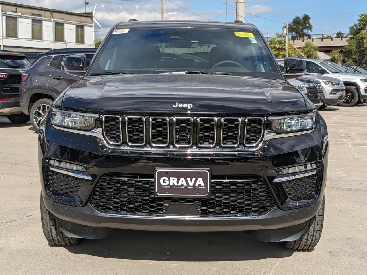 2025 Jeep Grand Cherokee Limited 8