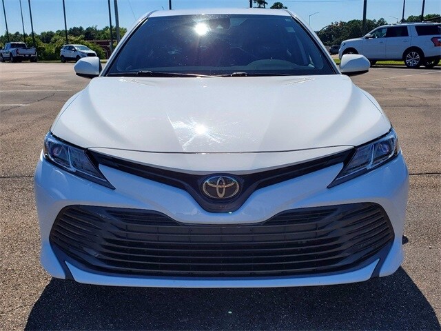 2020 Toyota Camry LE photo 3