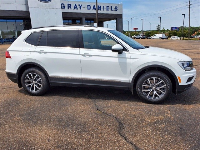 2020 Volkswagen Tiguan SE photo 3