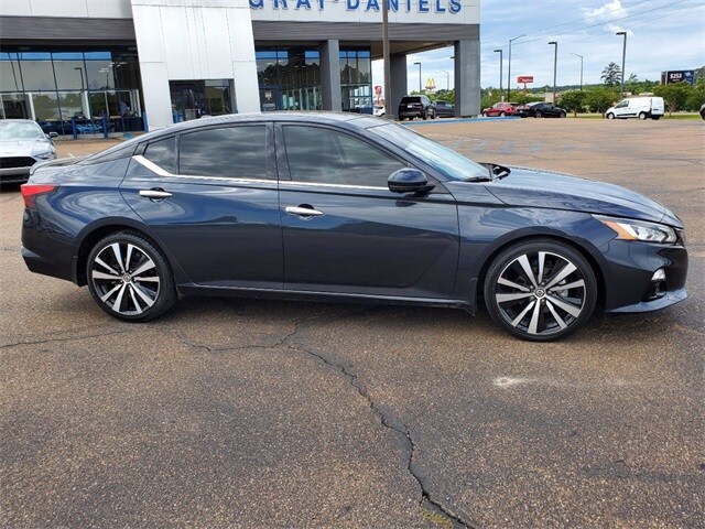 2020 Nissan Altima 2.5 Platinum photo 4