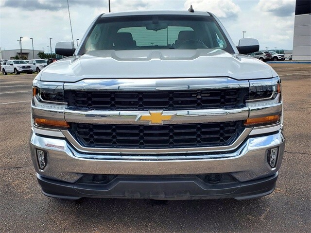 2018 Chevrolet Silverado 1500 LT photo 3