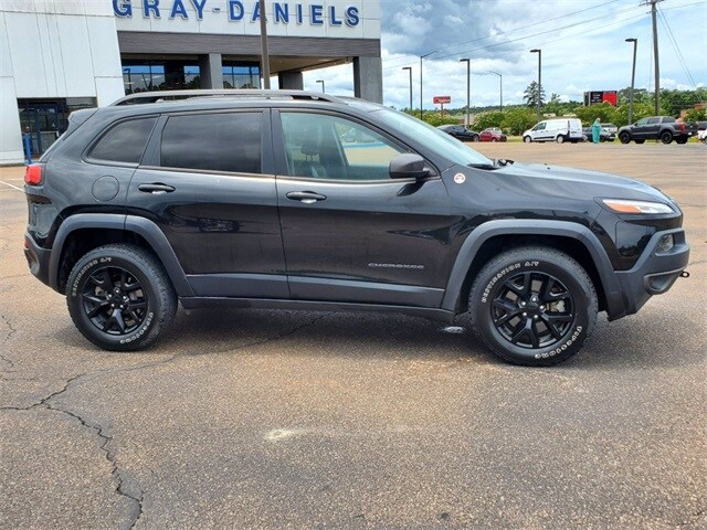 2016 Jeep Cherokee Trailhawk photo 4
