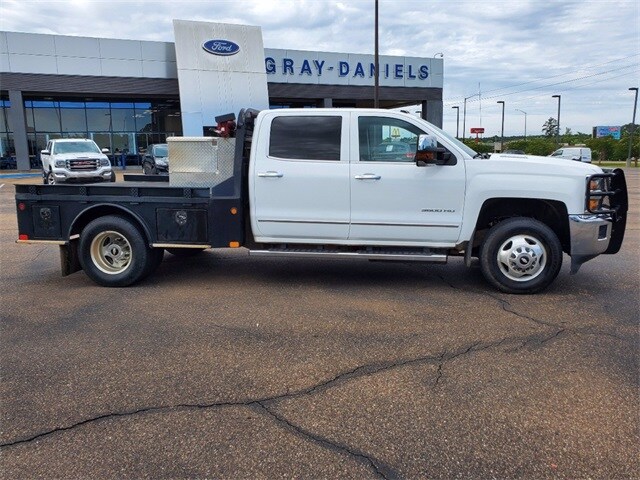2015 Chevrolet Silverado 3500HD LTZ photo 4