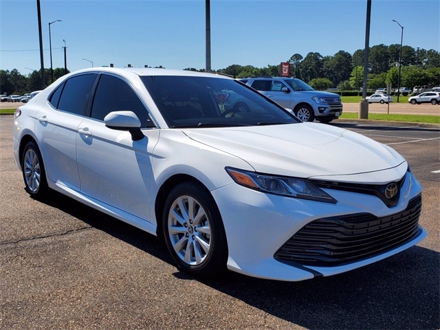 Used 2020 Toyota Camry LE with VIN 4T1C11AK2LU936680 for sale in Brandon, MS