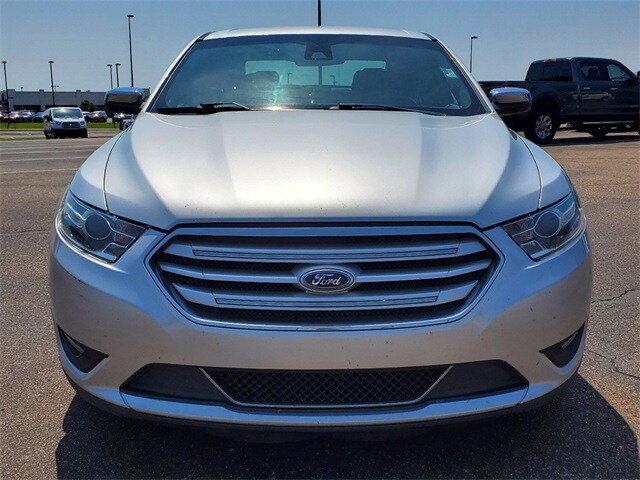 2017 Ford Taurus Limited photo 3