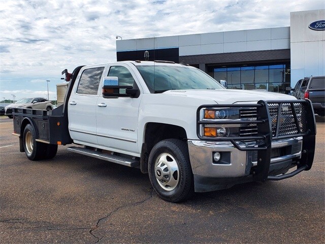 2015 Chevrolet Silverado 3500HD LTZ photo 2