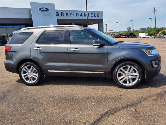 2017 Ford Explorer Limited photo 3