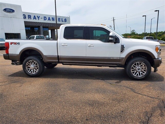 2017 Ford F-250 King Ranch photo 3