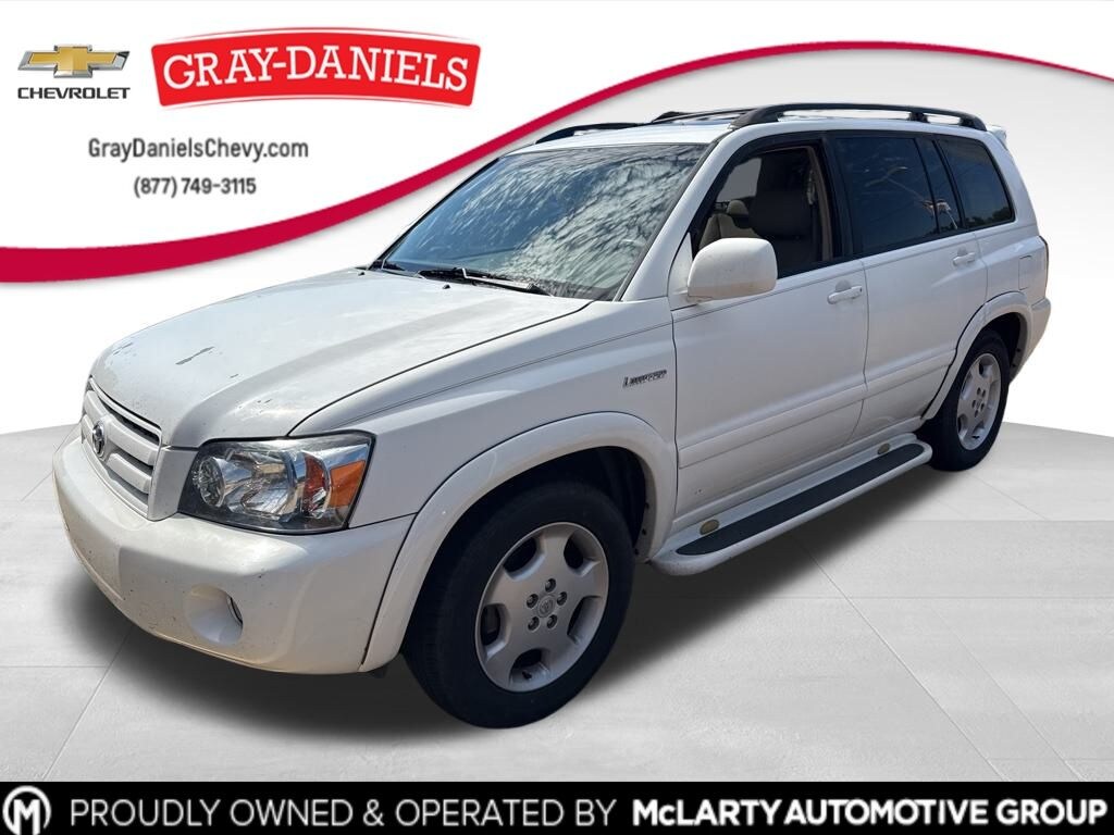 Used 2005 Toyota Highlander V6 SUV