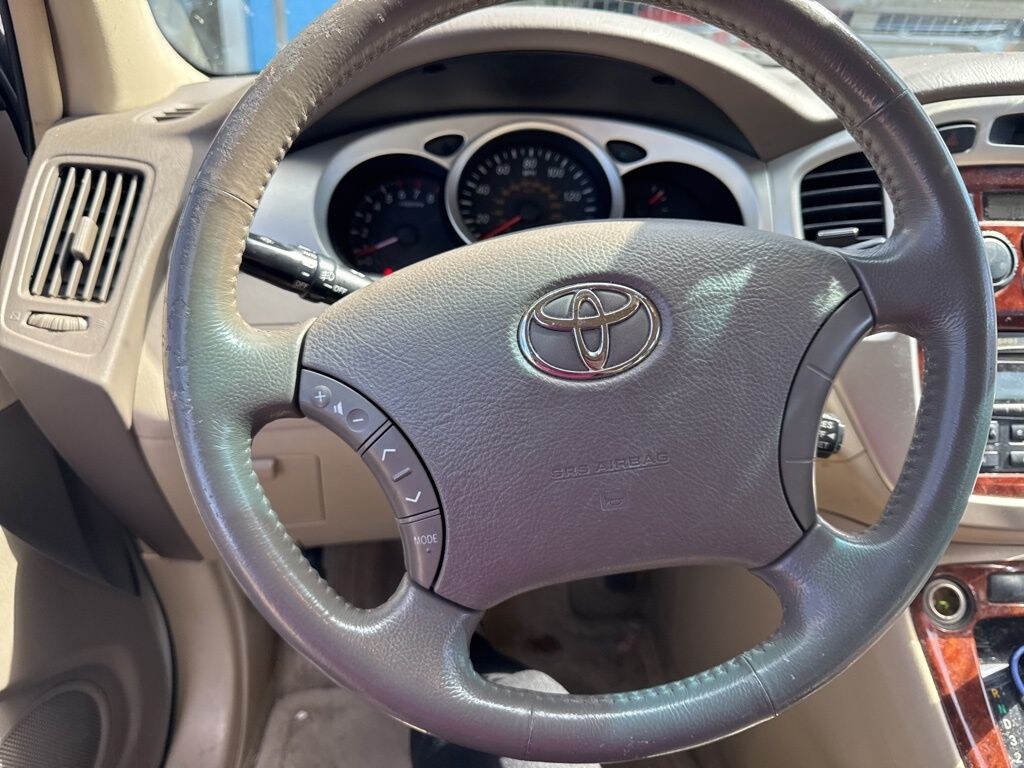 Used 2005 Toyota Highlander V6 SUV