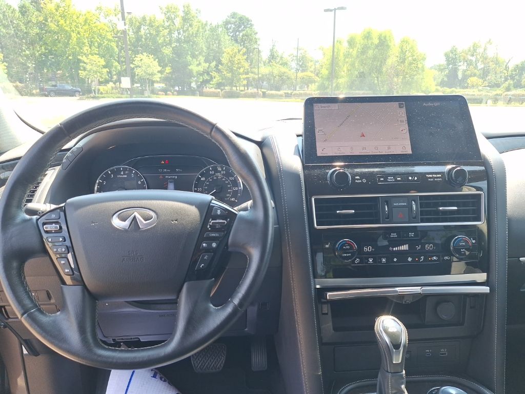 2024 Infiniti QX80 Luxe photo 2