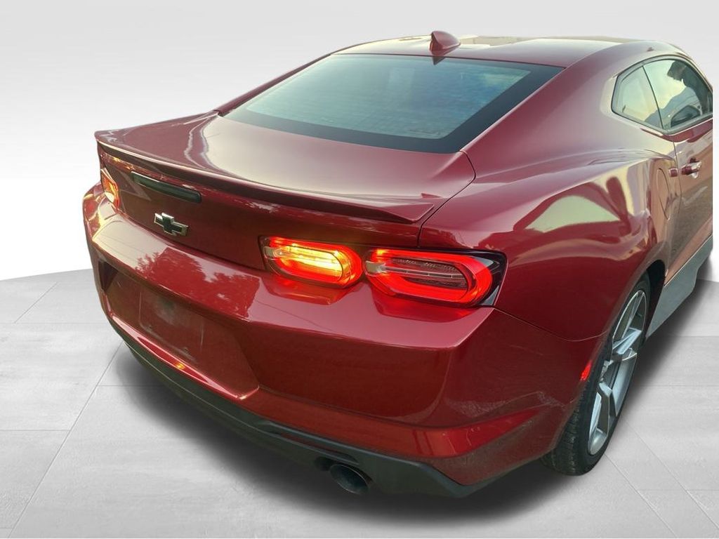 2019 Chevrolet Camaro 1LT photo 2