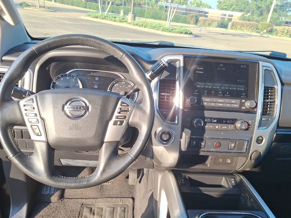 2021 Nissan Titan Crew Cab SV photo 2