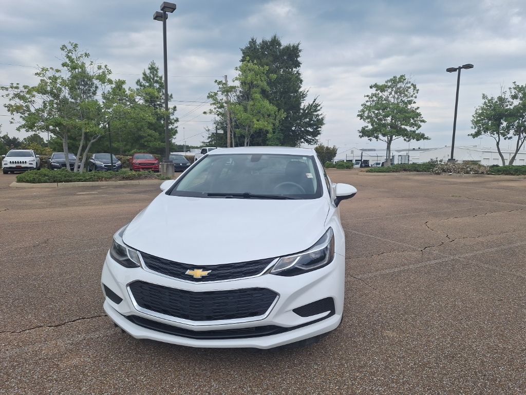 2018 Chevrolet Cruze LT photo 3