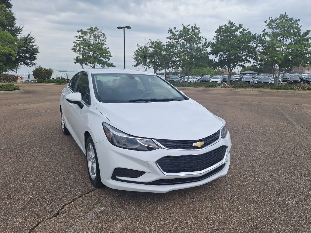 2018 Chevrolet Cruze LT photo 4