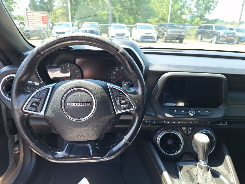 2016 Chevrolet Camaro 2LT photo 2