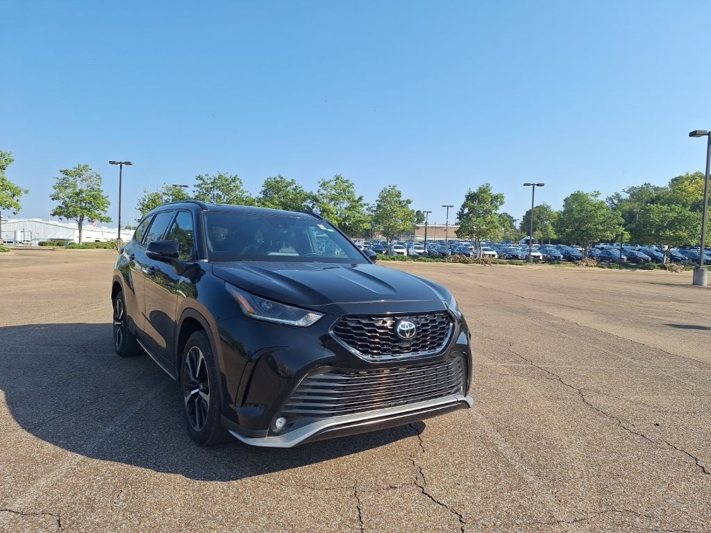 2021 Toyota Highlander XSE photo 2