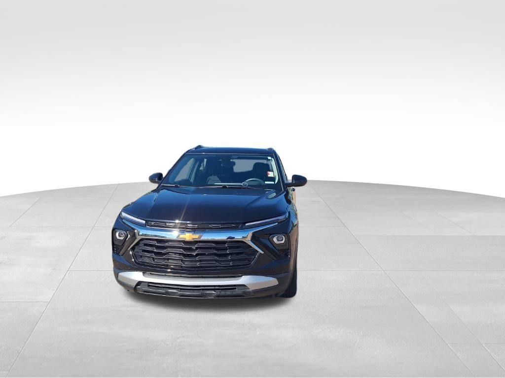 2024 Chevrolet Trailblazer LT photo 3
