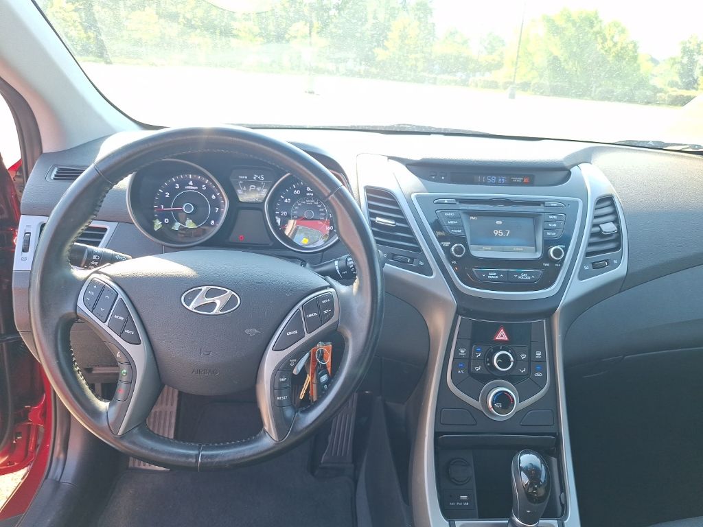 2015 Hyundai Elantra SE photo 2