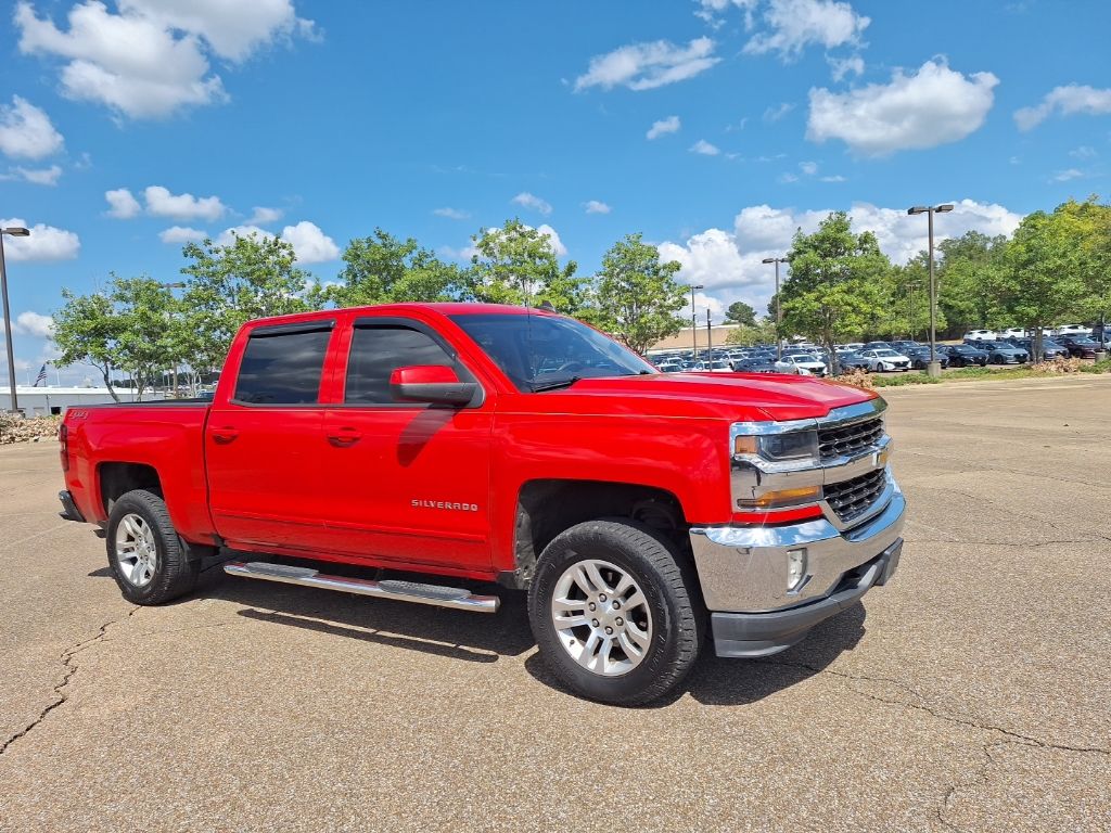 2018 Chevrolet Silverado 1500 LT photo 4