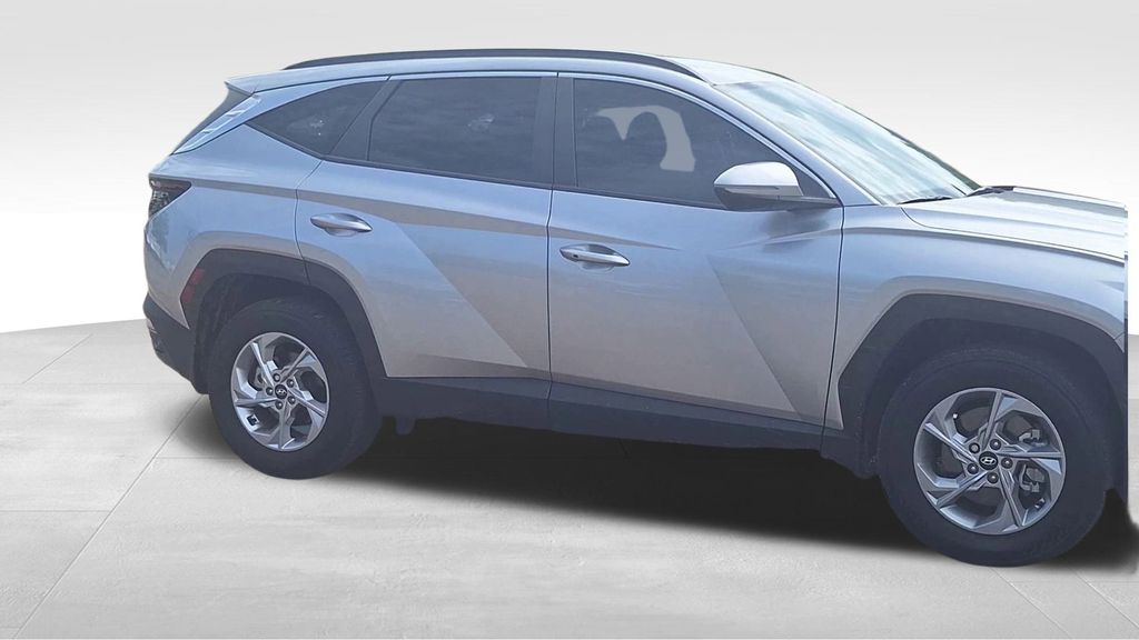 2022 Hyundai Tucson SEL photo 2