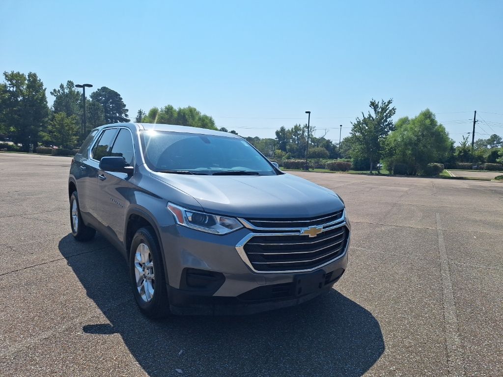 2021 Chevrolet Traverse LS photo 4