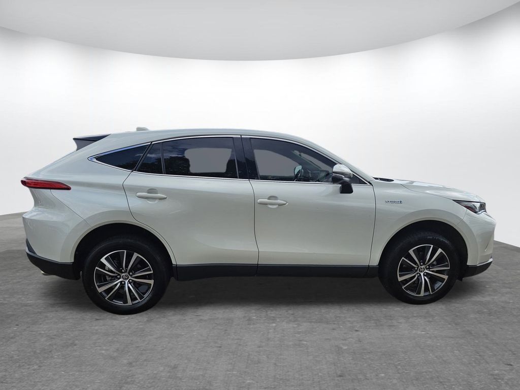 2021 Toyota Venza LE photo 4