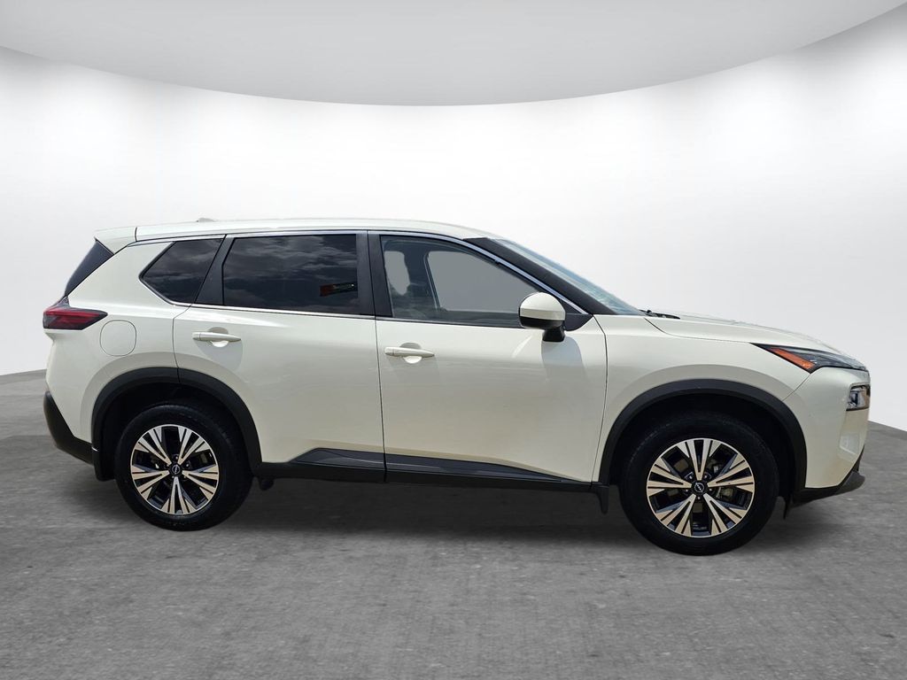 2023 Nissan Rogue SV photo 4