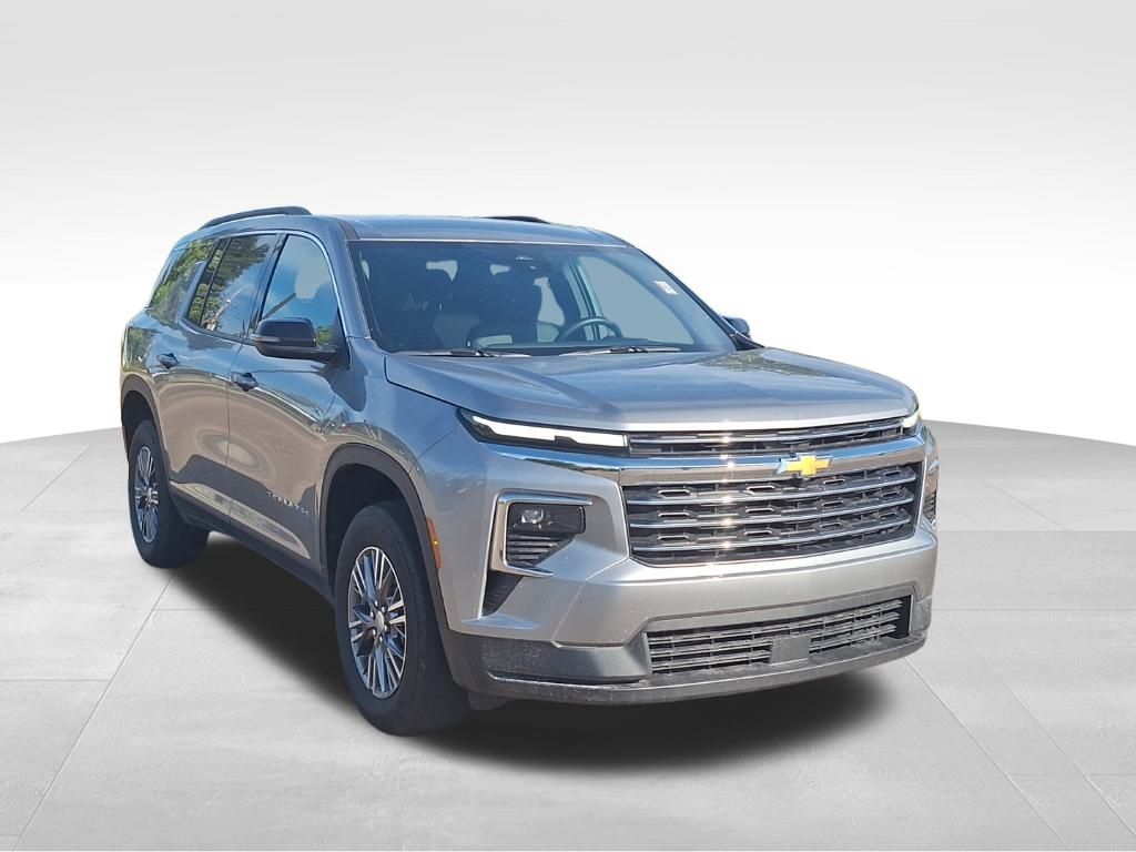 2025 Chevrolet Traverse photo 3