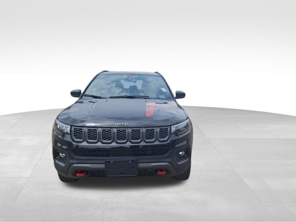 2024 Jeep Compass Trailhawk photo 3